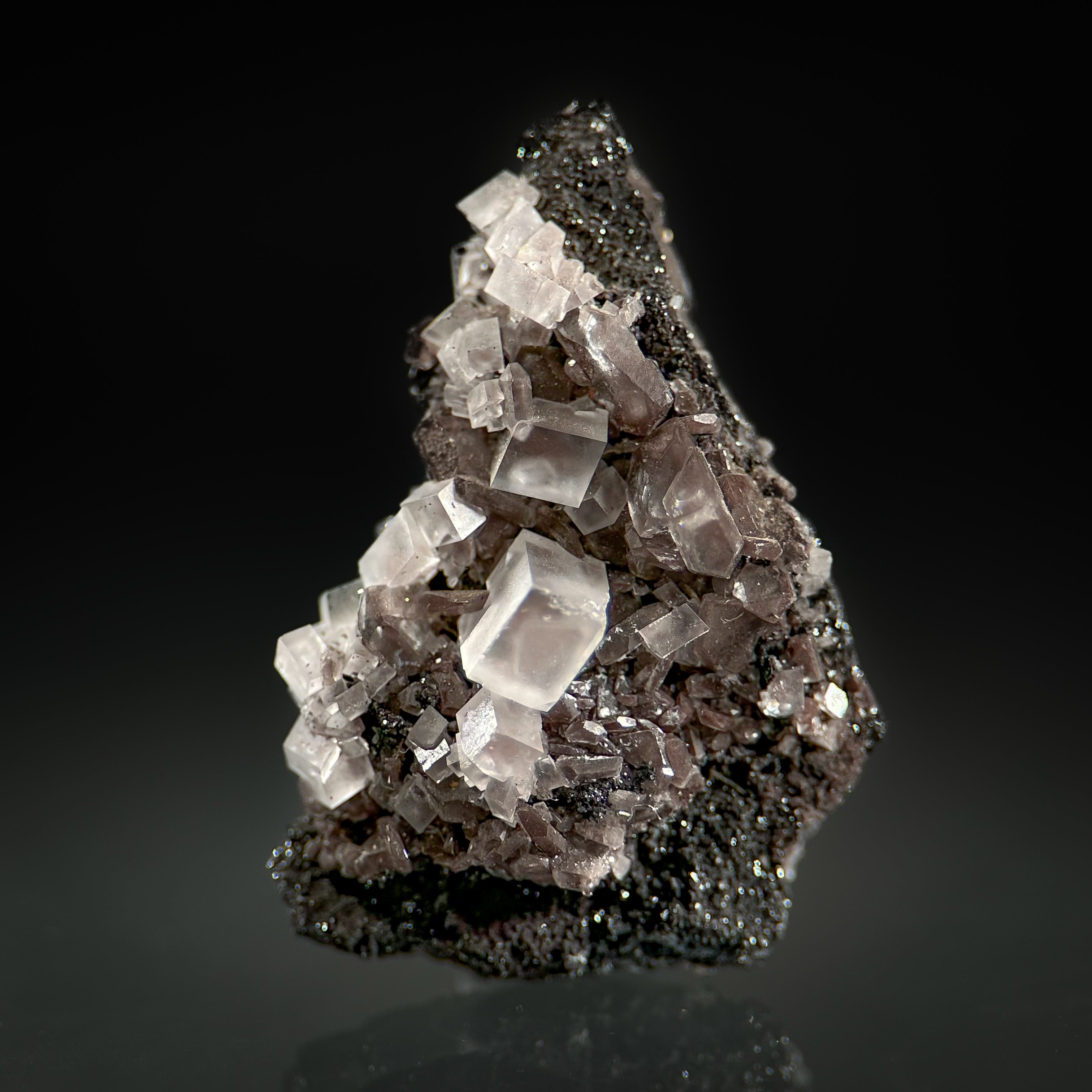 Calcite on Manganite
