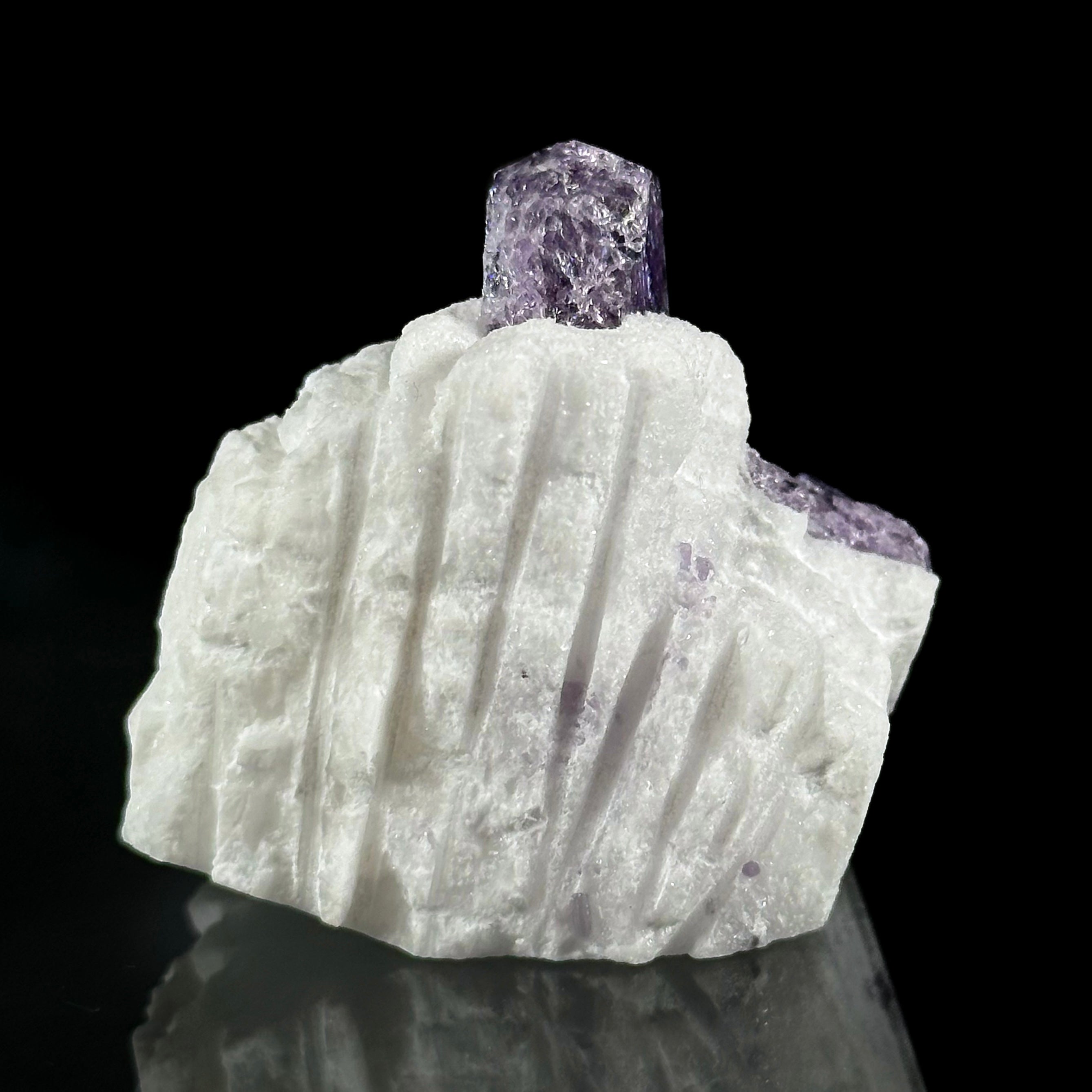 Scapolite var. Marialite on Feldspar