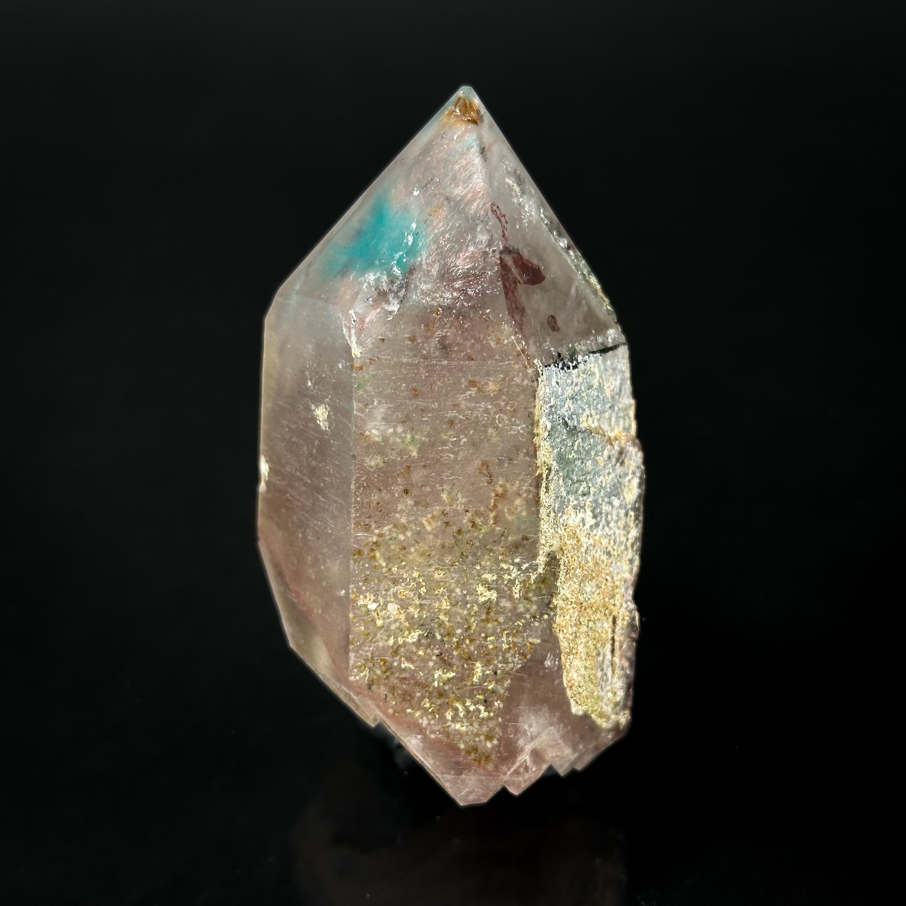 Ajoite and Copper in Quartz