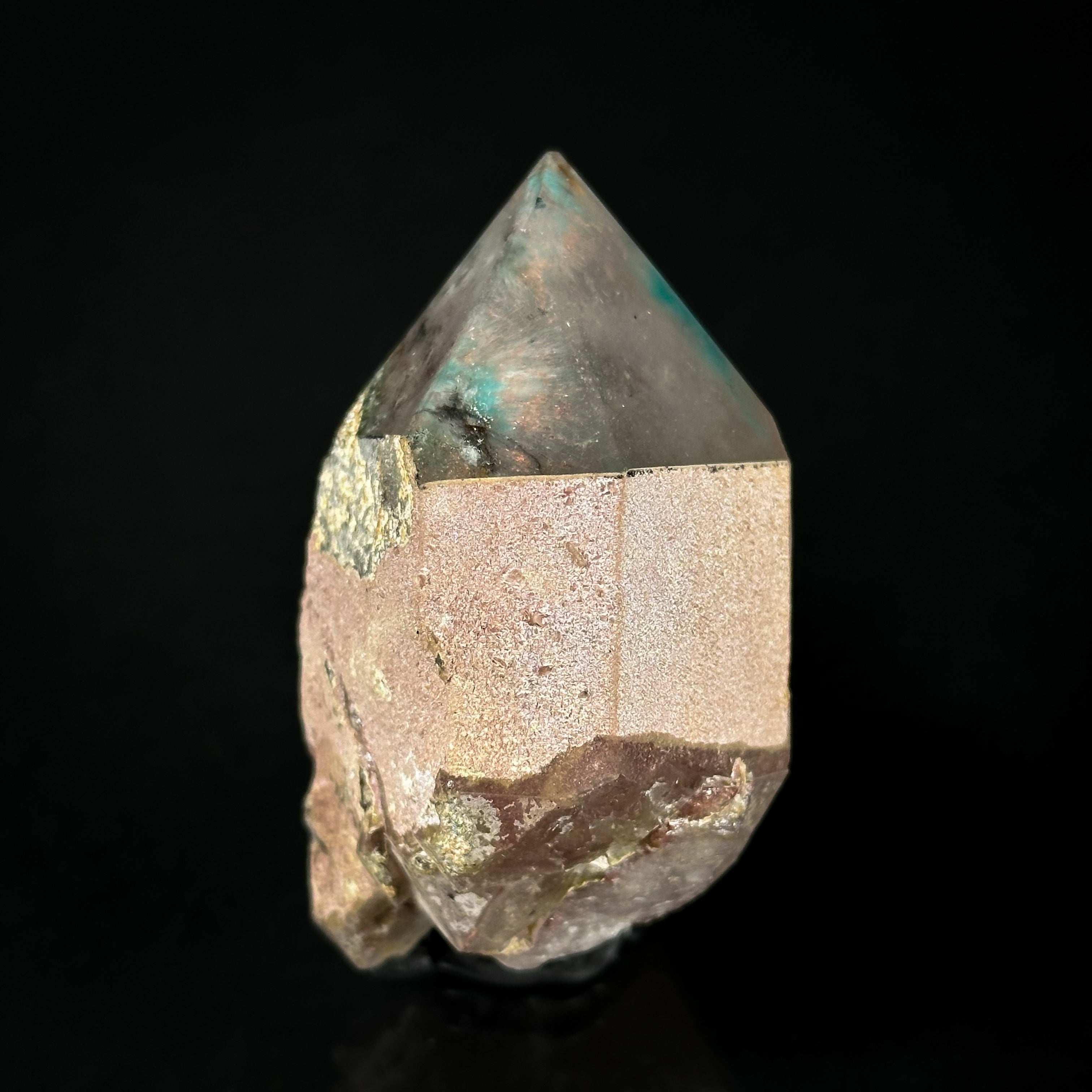 Ajoite and Copper in Quartz