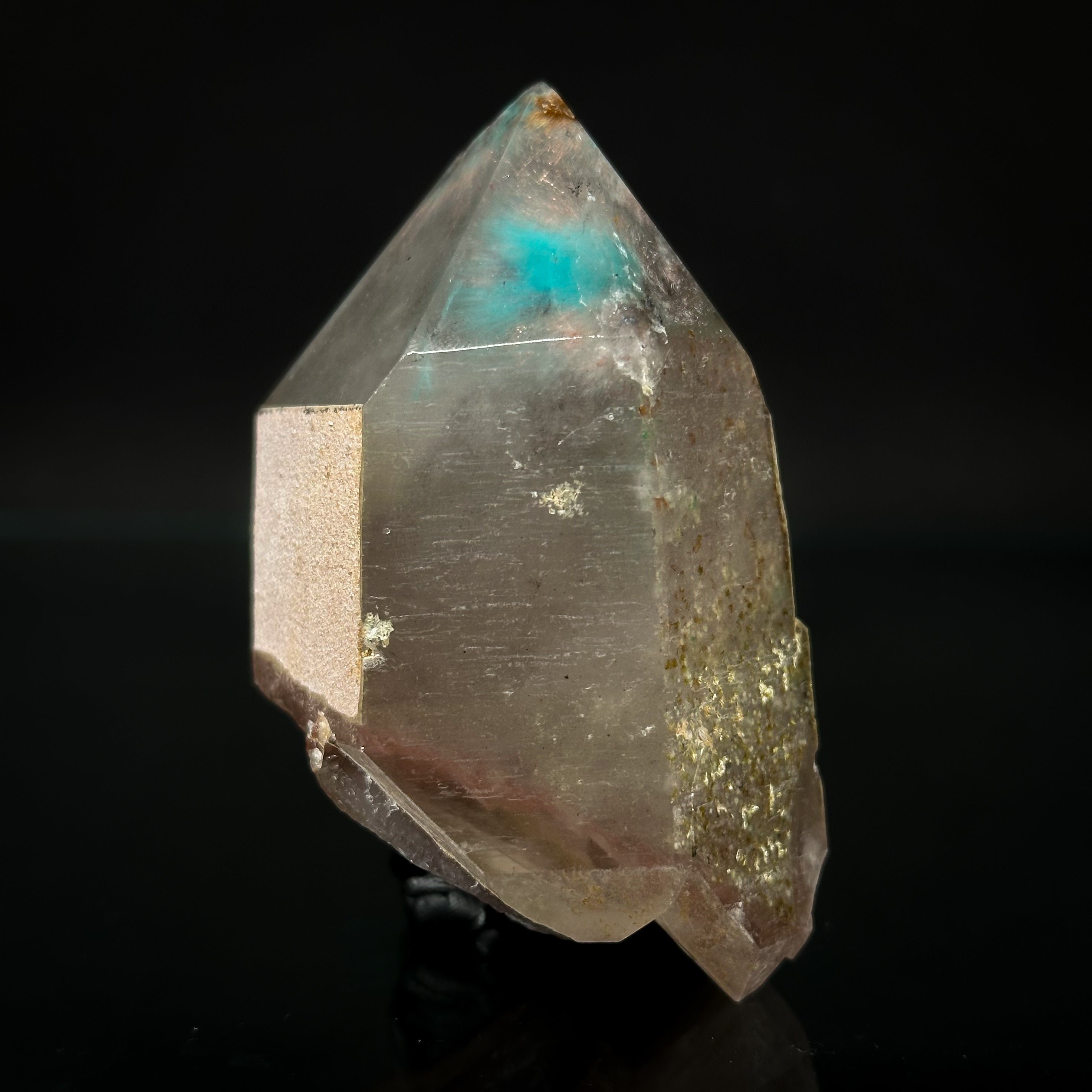 Ajoite and Copper in Quartz